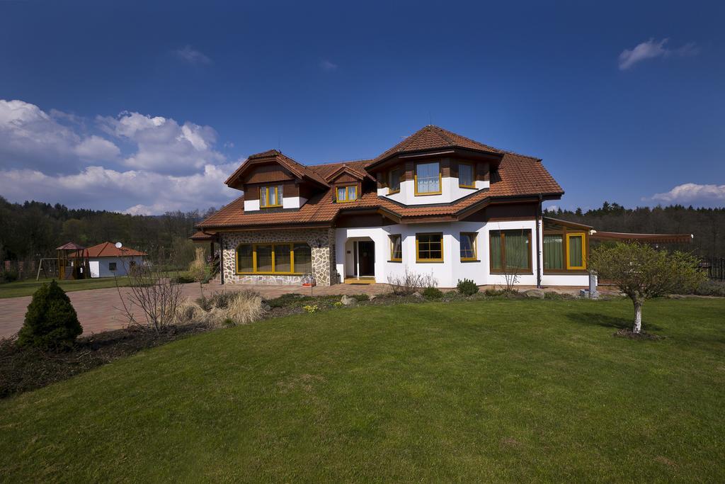 Penzion Honore Depoltovice Экстерьер фото